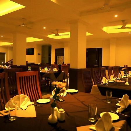 Kattappana Hotel Victoria International מראה חיצוני תמונה