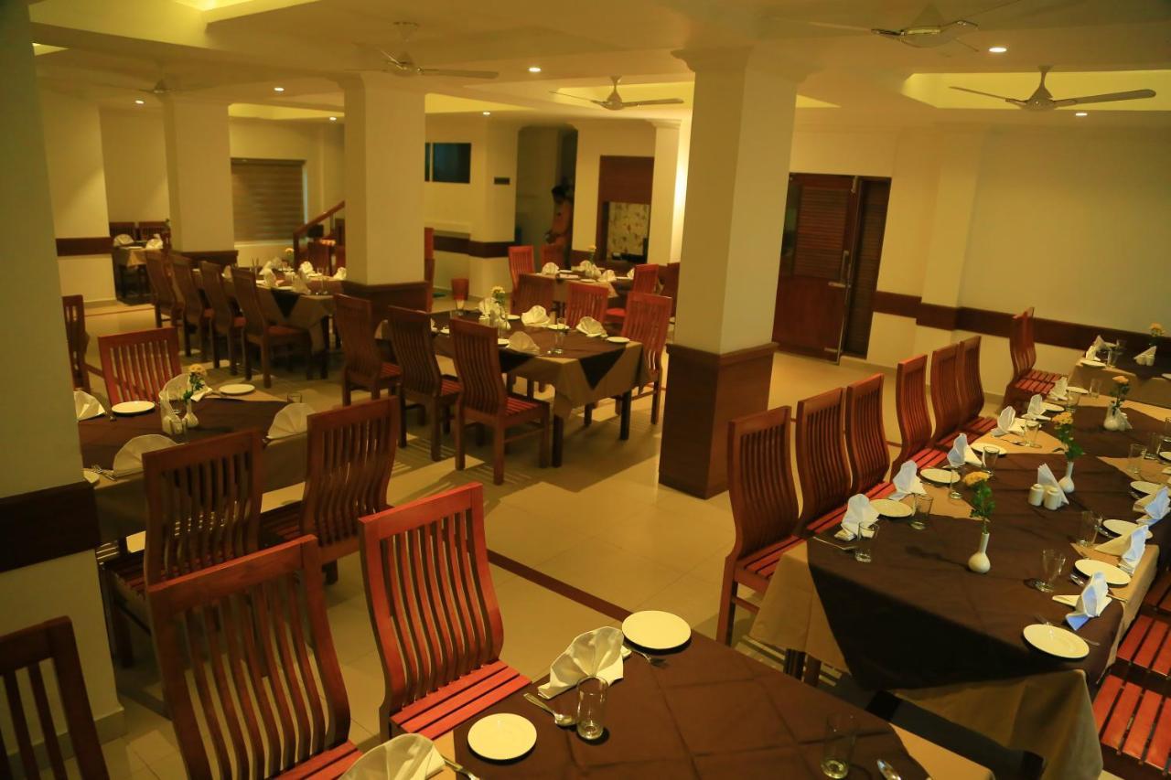 Kattappana Hotel Victoria International מראה חיצוני תמונה