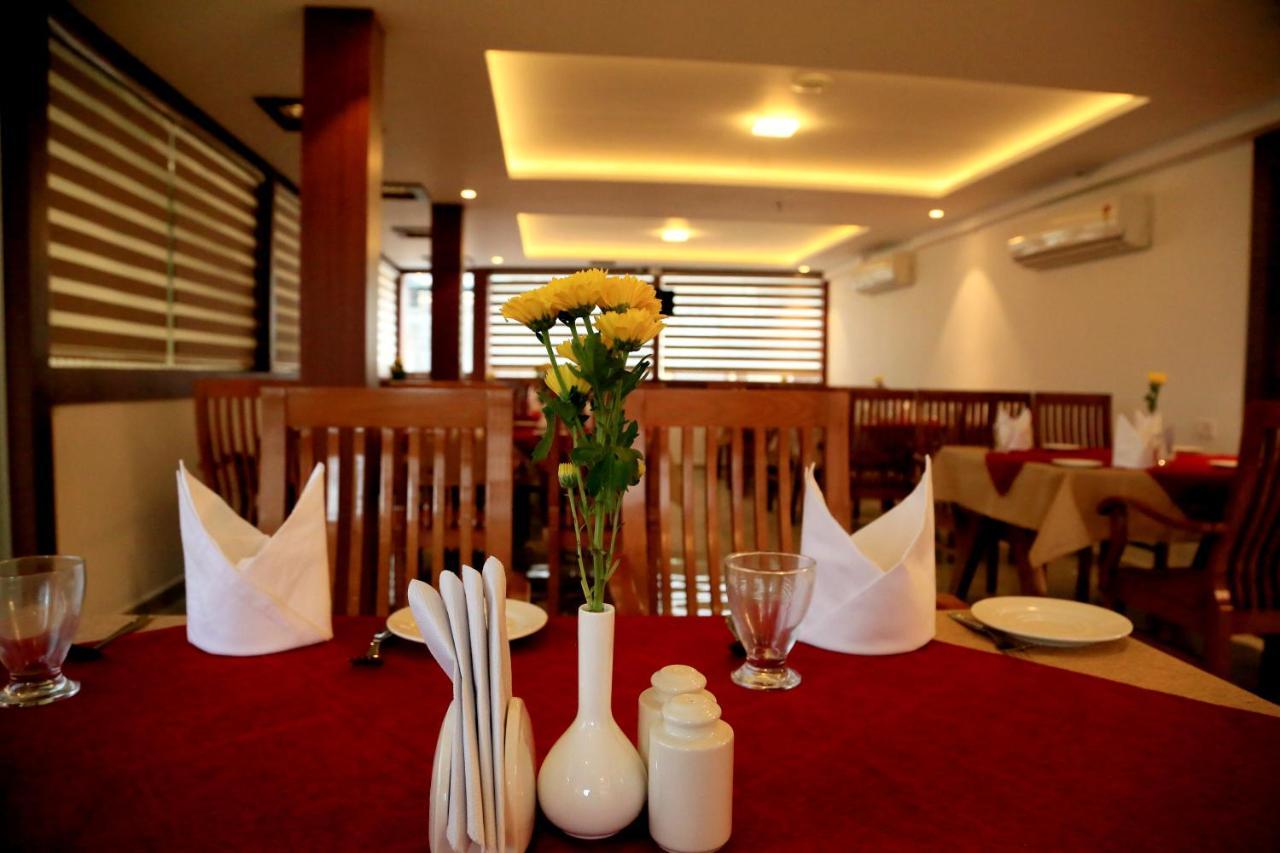 Kattappana Hotel Victoria International מראה חיצוני תמונה
