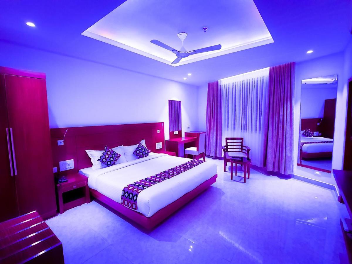 Kattappana Hotel Victoria International מראה חיצוני תמונה