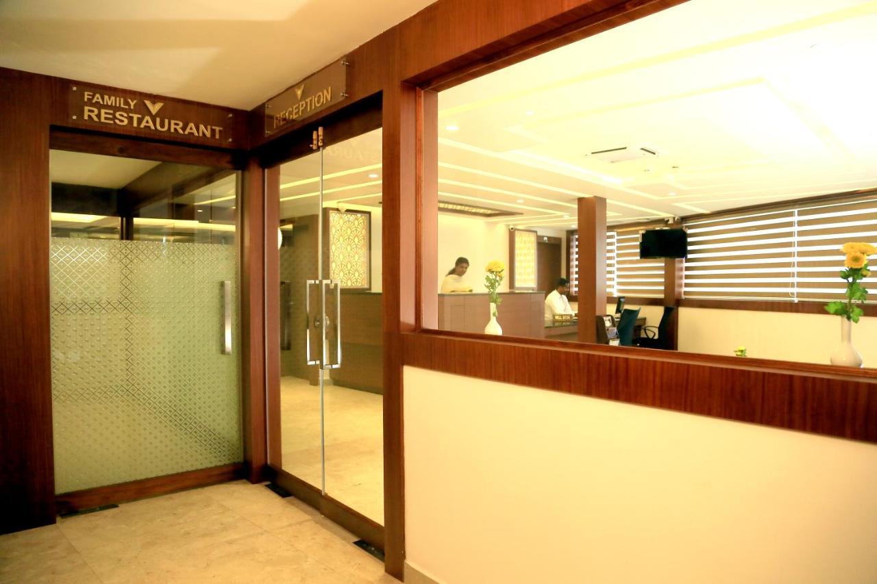 Kattappana Hotel Victoria International מראה חיצוני תמונה